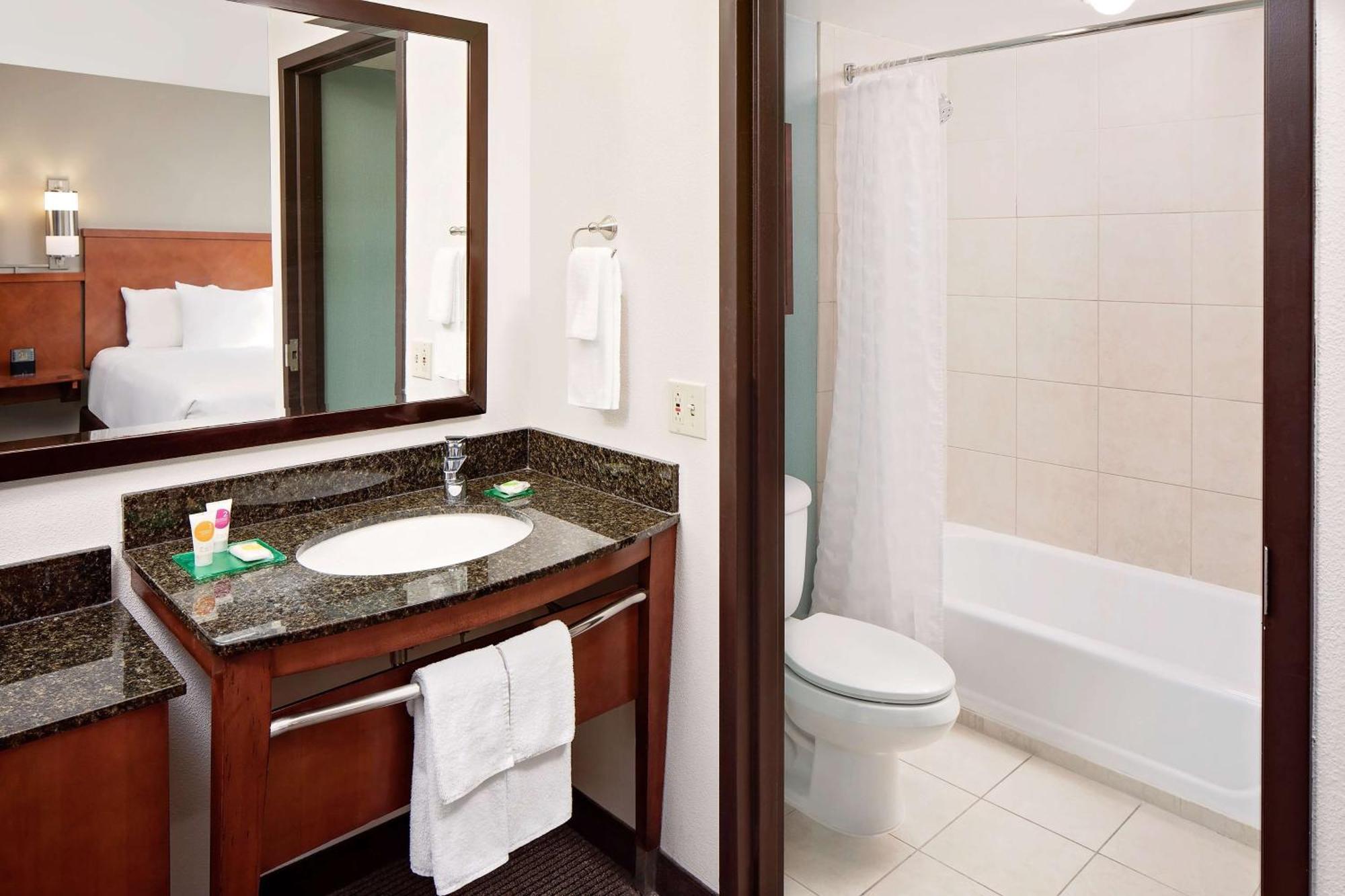 Hyatt Place Ontario/Rancho Cucamonga Екстериор снимка
