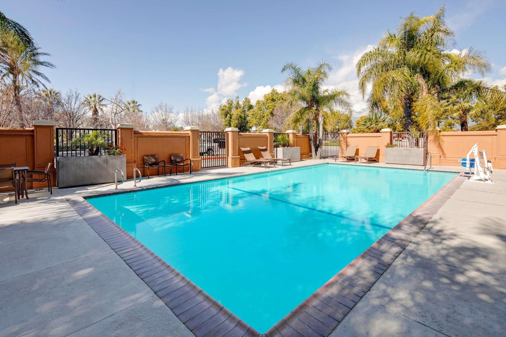 Hyatt Place Ontario/Rancho Cucamonga Екстериор снимка