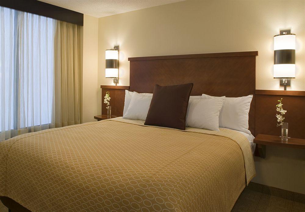 Hyatt Place Ontario/Rancho Cucamonga Екстериор снимка